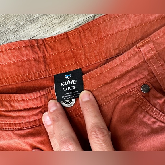 Kuhl red 10/30 convertible cargo pants. - Picture 2 of 7